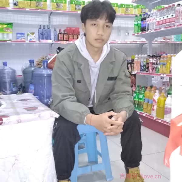 贵州22岁单身帅哥真诚找对象-茂名征婚网